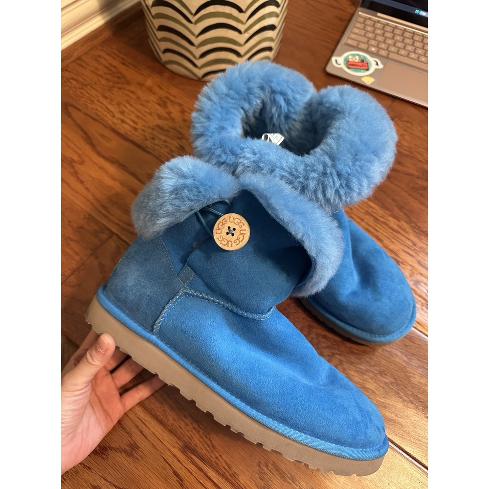 UGG Australia Womens 10 Bailey Button Sky Blue Sheepskin Boots 5803 EUC